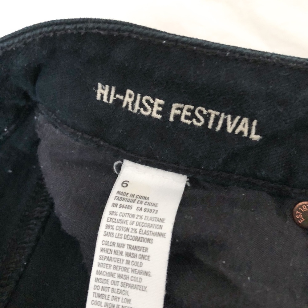 AMERICAN EAGLE HIGHT RISE SHORTS - Picture 3 of 4